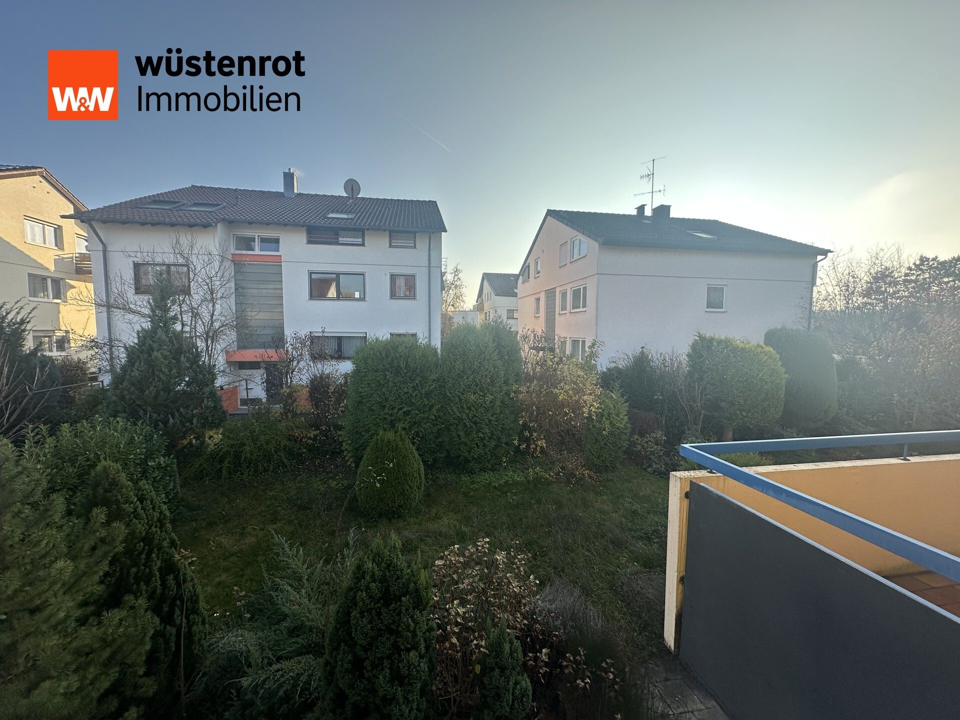 Immobilienangebot - Stuttgart / Weilimdorf - Alle - Schöne 3,5-Zimmerwohnung mit Balkon, Garage und Stellplatz in begehrter Lage von S-Weilimdorf