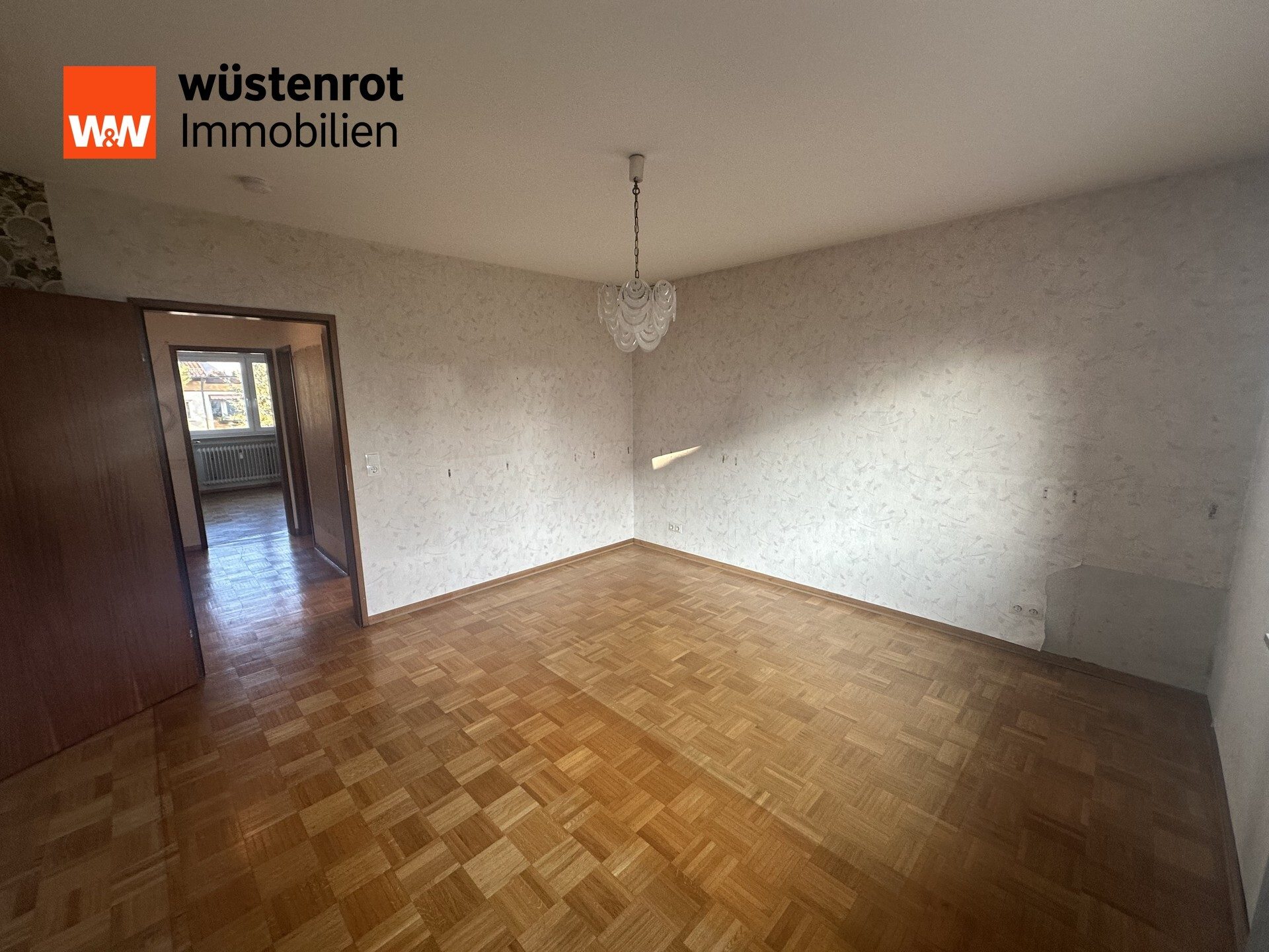 Immobilienangebot - Stuttgart / Weilimdorf - Alle - Schöne 3,5-Zimmerwohnung mit Balkon, Garage und Stellplatz in begehrter Lage von S-Weilimdorf