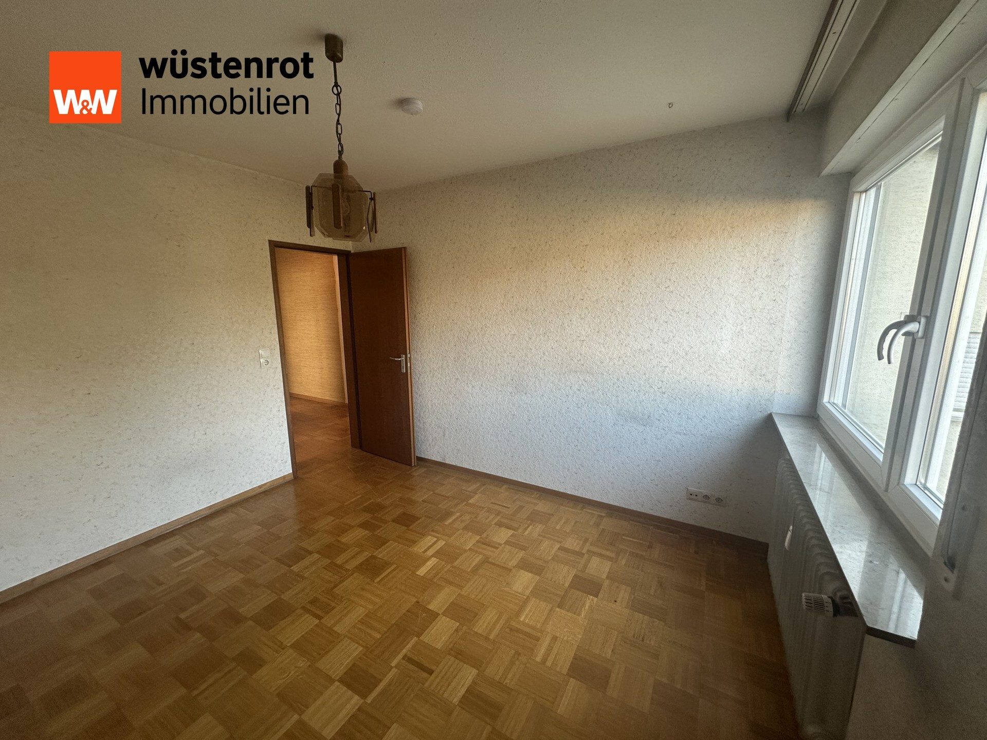 Immobilienangebot - Stuttgart / Weilimdorf - Alle - Schöne 3,5-Zimmerwohnung mit Balkon, Garage und Stellplatz in begehrter Lage von S-Weilimdorf