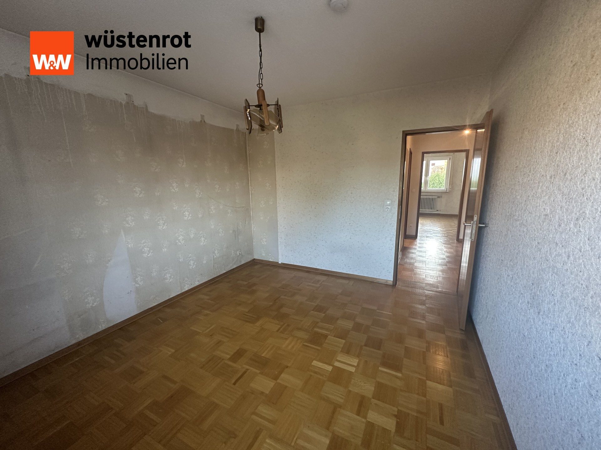 Immobilienangebot - Stuttgart / Weilimdorf - Alle - Schöne 3,5-Zimmerwohnung mit Balkon, Garage und Stellplatz in begehrter Lage von S-Weilimdorf