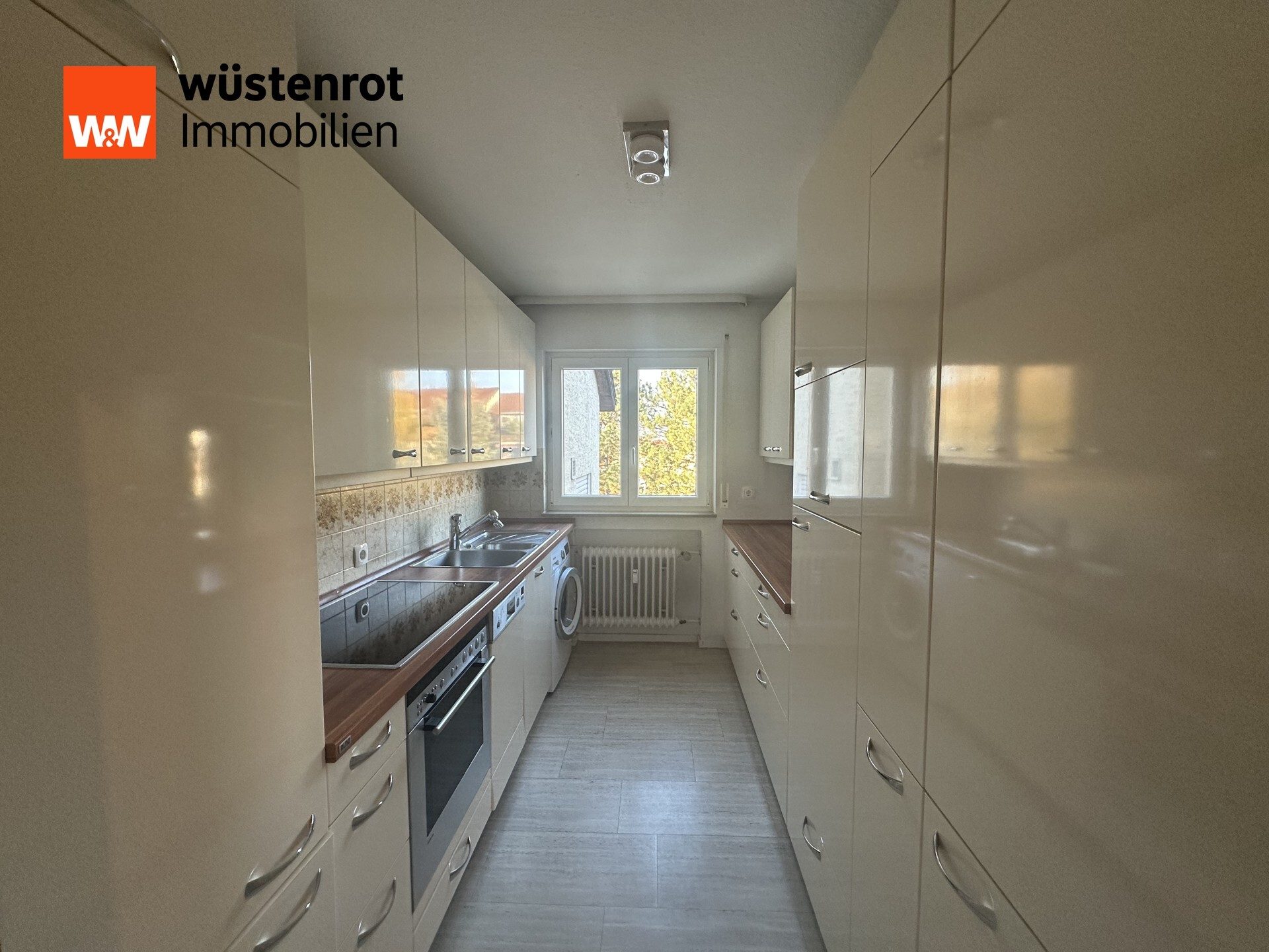 Immobilienangebot - Stuttgart / Weilimdorf - Alle - Schöne 3,5-Zimmerwohnung mit Balkon, Garage und Stellplatz in begehrter Lage von S-Weilimdorf