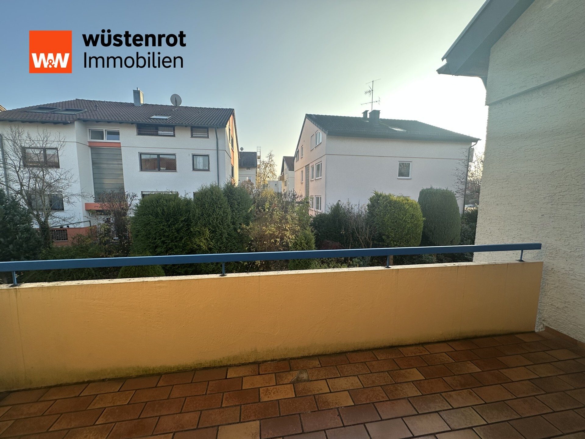 Immobilienangebot - Stuttgart / Weilimdorf - Alle - Schöne 3,5-Zimmerwohnung mit Balkon, Garage und Stellplatz in begehrter Lage von S-Weilimdorf
