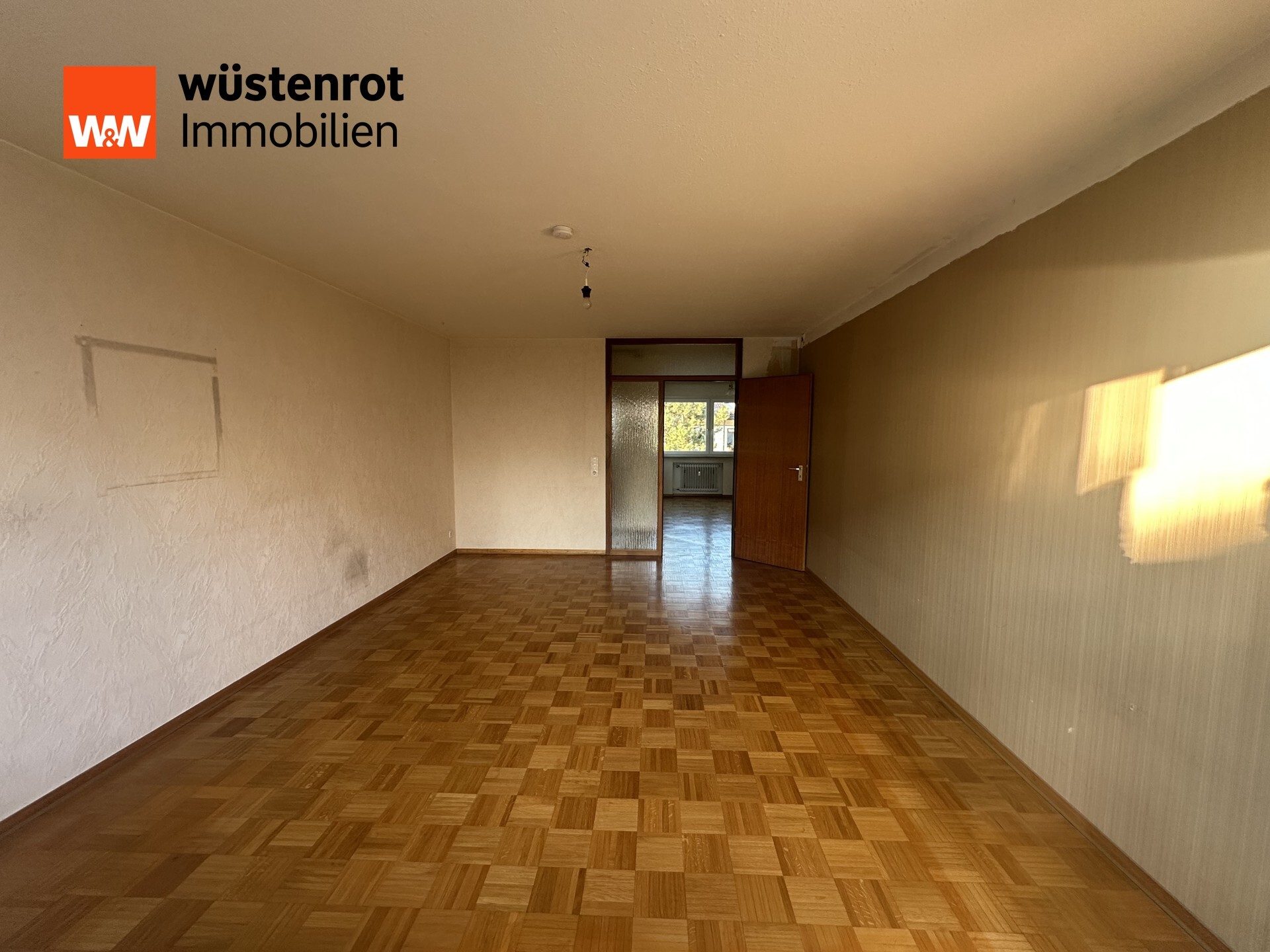 Immobilienangebot - Stuttgart / Weilimdorf - Alle - Schöne 3,5-Zimmerwohnung mit Balkon, Garage und Stellplatz in begehrter Lage von S-Weilimdorf