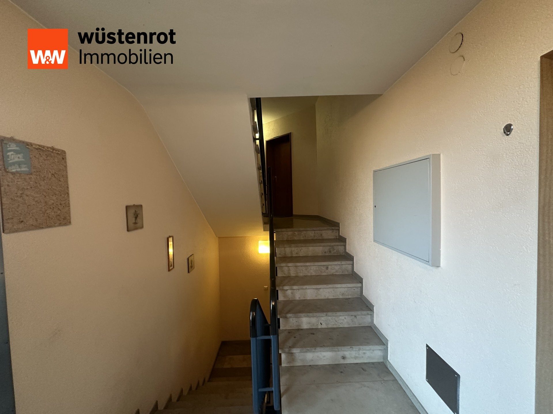 Immobilienangebot - Stuttgart / Weilimdorf - Alle - Schöne 3,5-Zimmerwohnung mit Balkon, Garage und Stellplatz in begehrter Lage von S-Weilimdorf