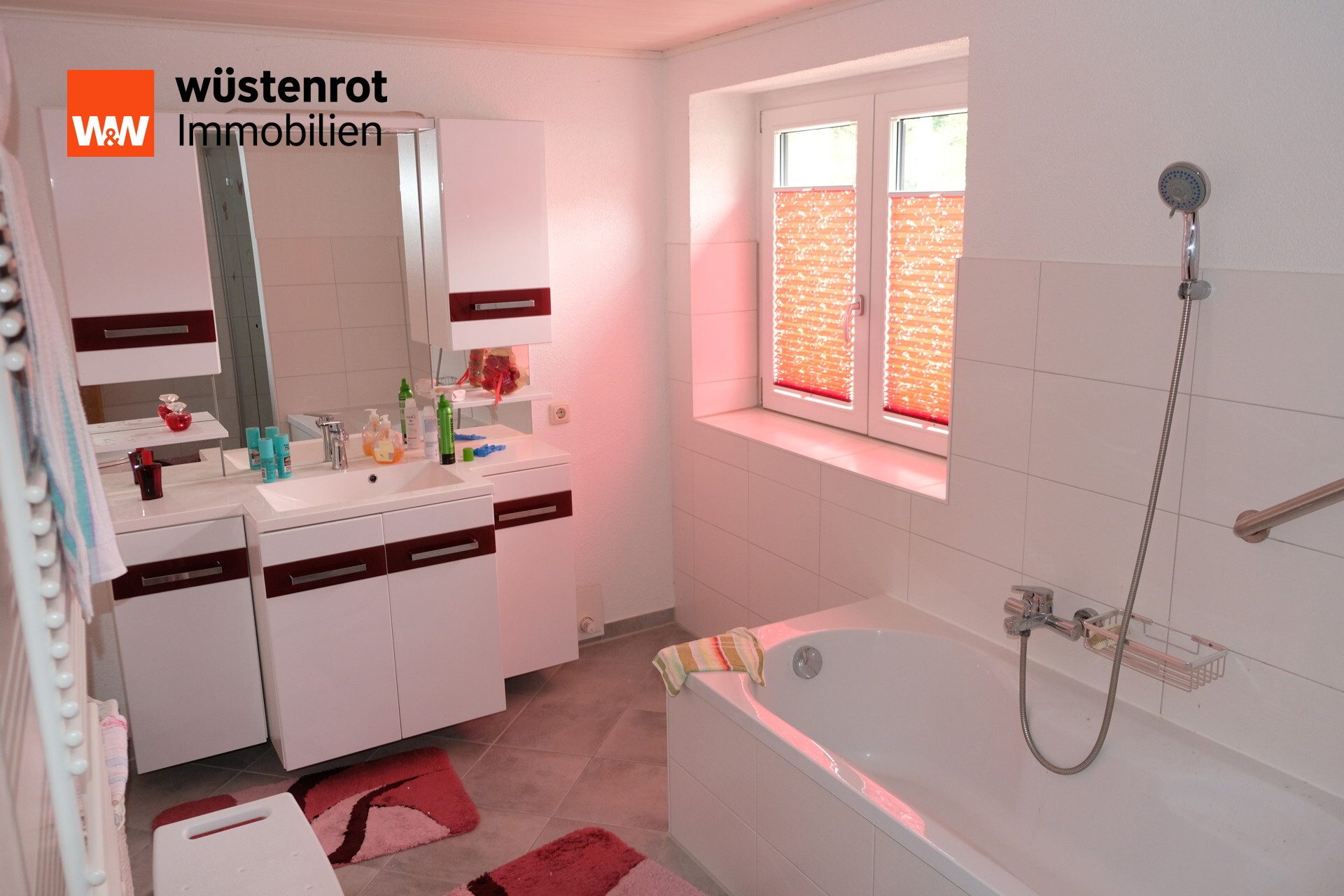 Immobilienangebot - Mülsen / Mülsen Sankt Niclas - Alle - Charmantes Einfamilienhaus mit Nebengebäude im Herzen von Sankt Niclas