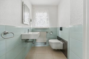 Immobilienangebot - Diespeck - Alle - Sofort bezugsfrei: 

Modernisiertes Zweifamilienhaus auf herrlich großem Grundstück in Diespeck
