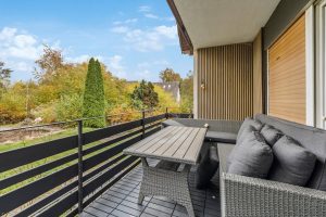 Immobilienangebot - Diespeck - Alle - Sofort bezugsfrei: 

Modernisiertes Zweifamilienhaus auf herrlich großem Grundstück in Diespeck