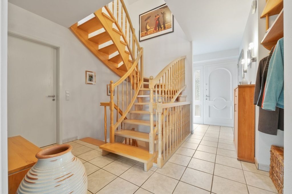 Immobilienangebot - Langenfeld - Alle - Reserviert: Mit 3D und Video: Ihr neues Familienparadies in Langenfeld: Stilvolles Einfamilienhaus mit Wellnessoase & Garten
