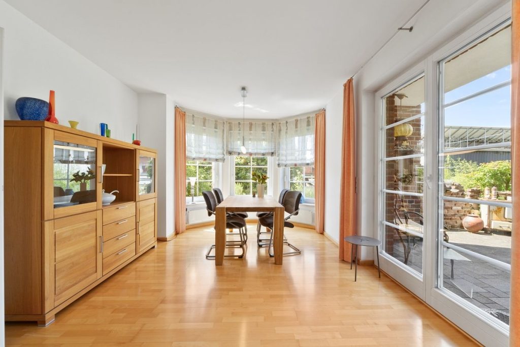 Immobilienangebot - Langenfeld - Alle - Reserviert: Mit 3D und Video: Ihr neues Familienparadies in Langenfeld: Stilvolles Einfamilienhaus mit Wellnessoase & Garten