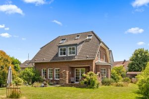 Immobilienangebot - Langenfeld - Alle - Reserviert: Mit 3D und Video: Ihr neues Familienparadies in Langenfeld: Stilvolles Einfamilienhaus mit Wellnessoase & Garten