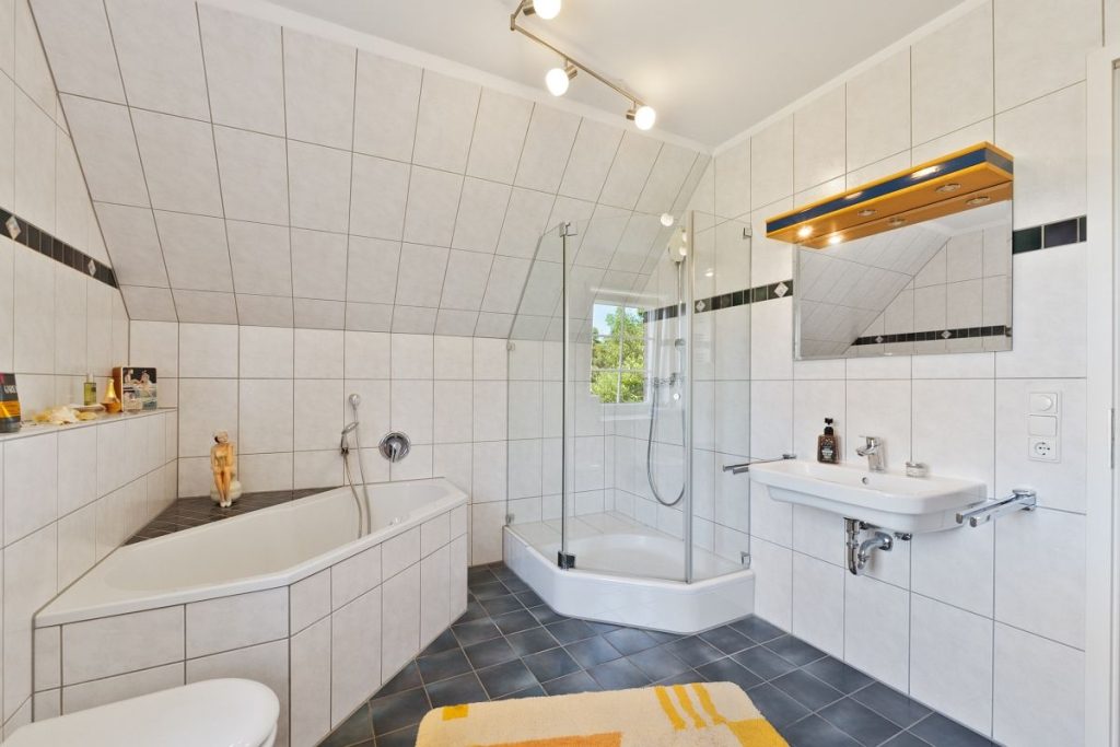 Immobilienangebot - Langenfeld - Alle - Reserviert: Mit 3D und Video: Ihr neues Familienparadies in Langenfeld: Stilvolles Einfamilienhaus mit Wellnessoase & Garten