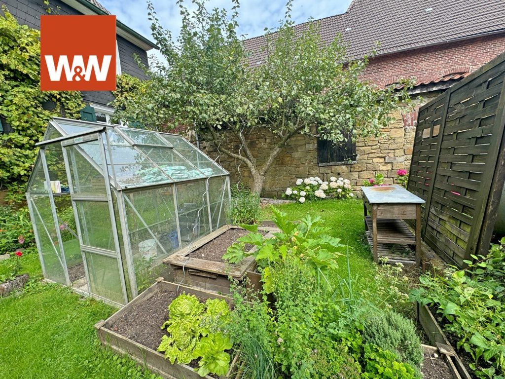 Immobilienangebot - Solingen / Gräfrath - Alle - Einzigartiges Zweifamilienhaus im Landschaftsschutzgebiet von Solingen Gräfrath mit Stall und Weideflächen