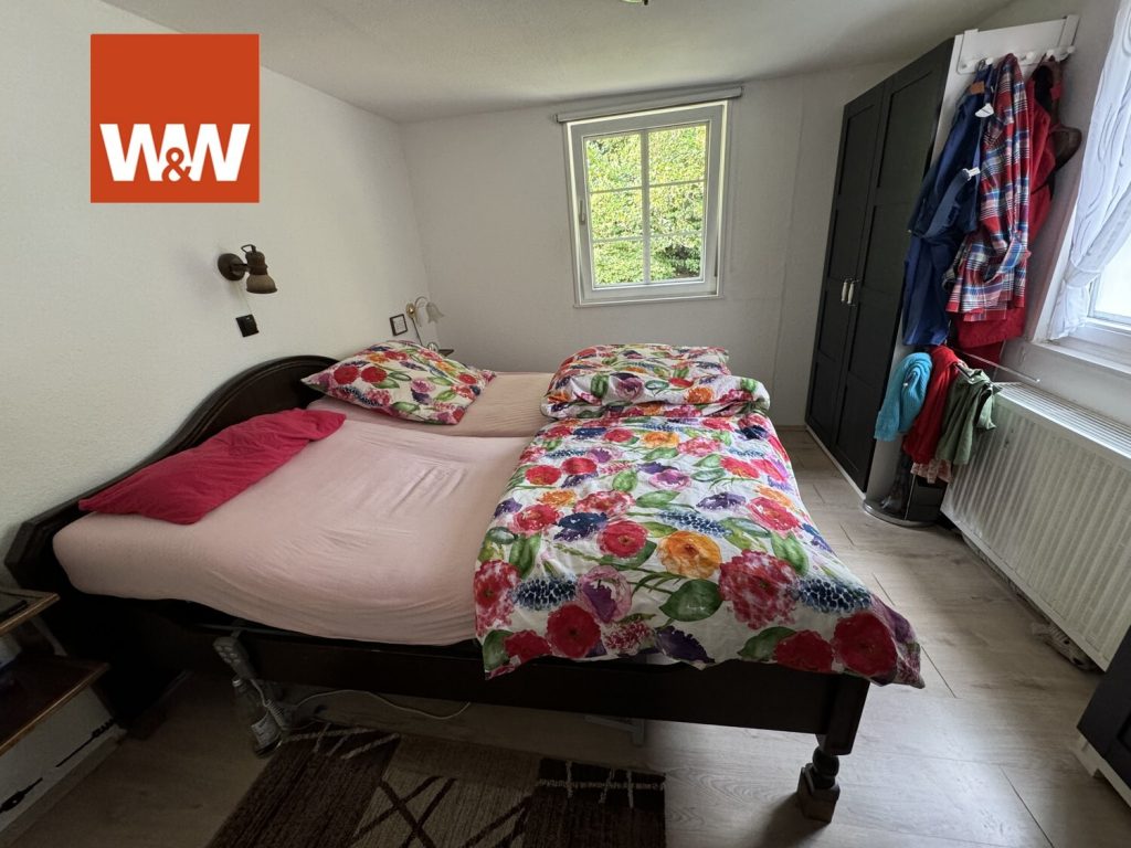 Immobilienangebot - Solingen / Gräfrath - Alle - Einzigartiges Zweifamilienhaus im Landschaftsschutzgebiet von Solingen Gräfrath mit Stall und Weideflächen