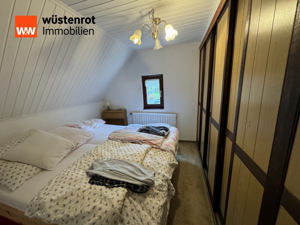 Immobilienangebot - Solingen / Gräfrath - Alle - Einzigartiges Zweifamilienhaus im Landschaftsschutzgebiet von Solingen Gräfrath mit Stall und Weideflächen