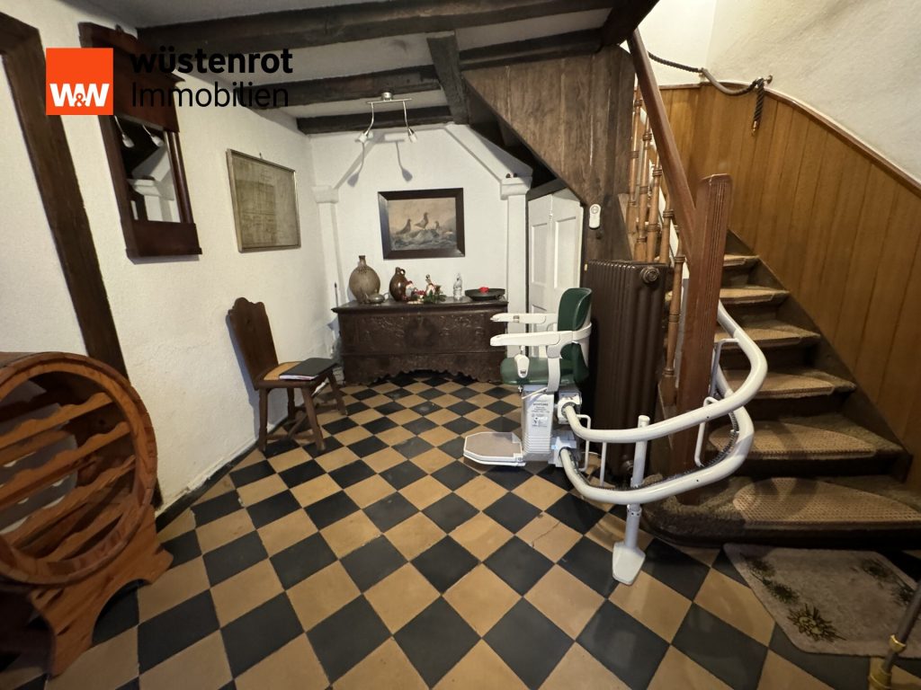 Immobilienangebot - Solingen / Gräfrath - Alle - Einzigartiges Zweifamilienhaus im Landschaftsschutzgebiet von Solingen Gräfrath mit Stall und Weideflächen