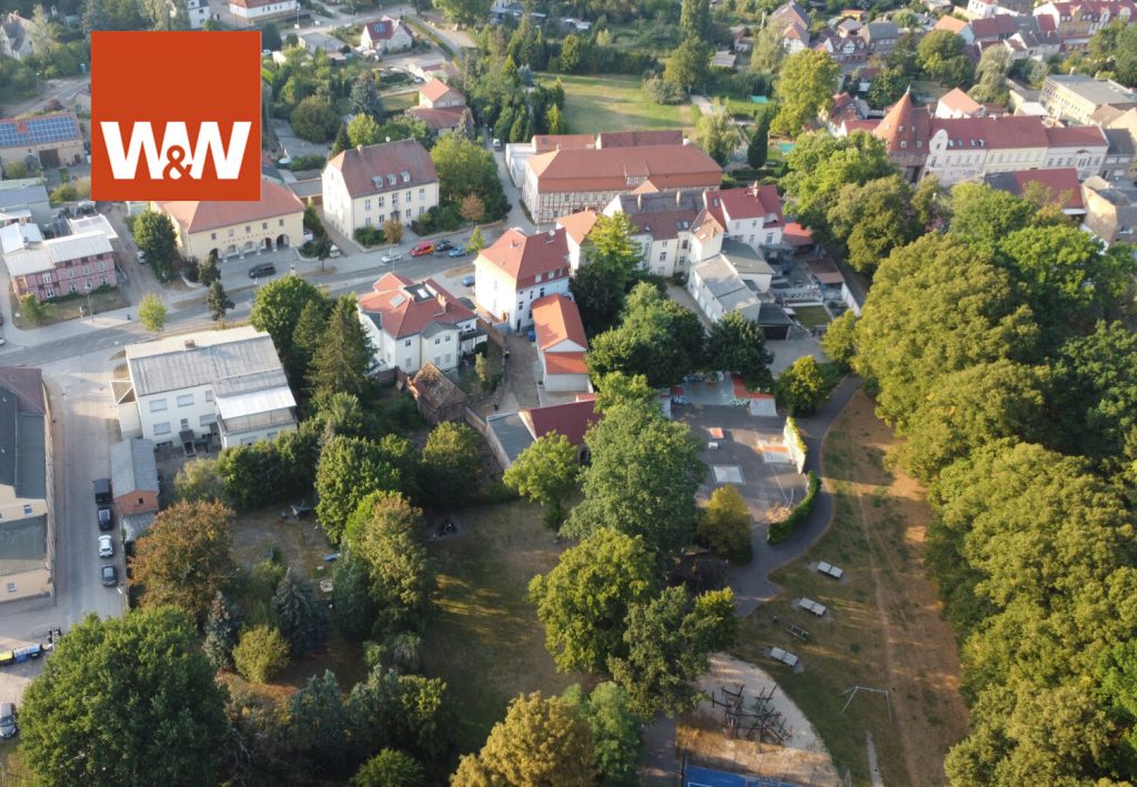 Immobilienangebot - Treuenbrietzen - Alle - Mehrfamilienhaus mit weiterem Potenzial ohne Investitionsstau in guter Lage zu verkaufen.
