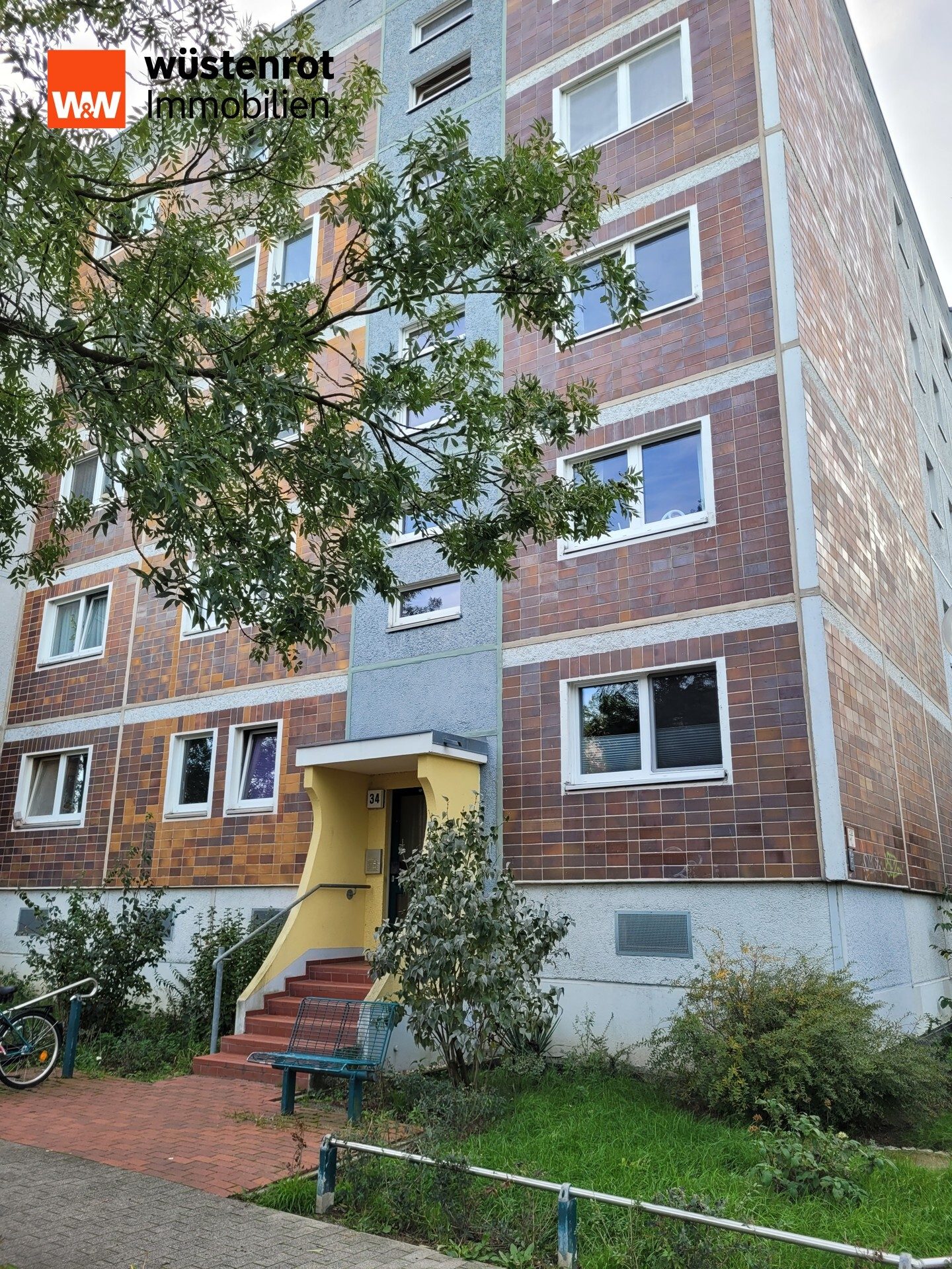 Immobilienangebot - Berlin / Hellersdorf - Alle - *Schöne großzügige Wohnung mit 4-Zimmern in zentraler und dennoch ruhiger Lage von Hellersdorf*