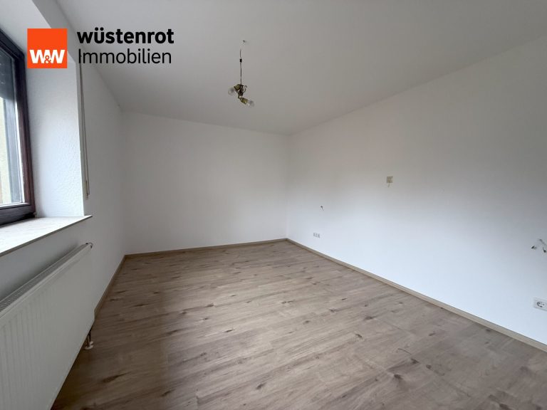 Immobilienangebot - Ellwangen (Jagst) / Hirlbach - Alle - Attraktive 3,5 Zi. Erdgeschosswohnung in kleiner Wohneinheit