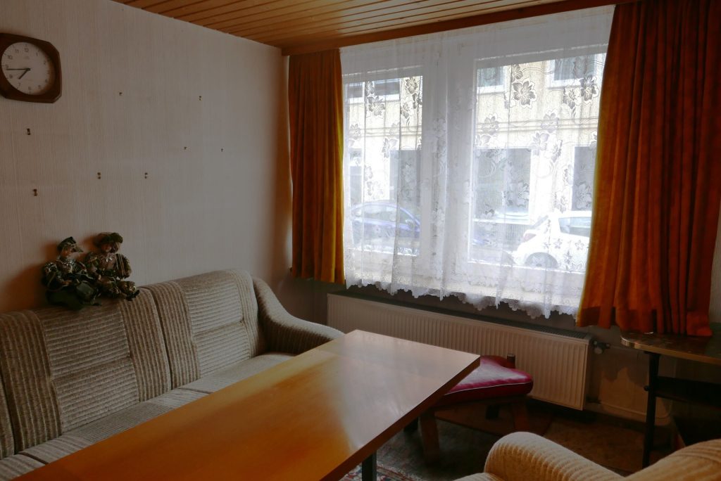 Immobilienangebot - Freudenstadt - Alle - Viel Platz auf kleinem Grundstück!
Einfamilienhaus im Zentrum von Freudenstadt in ruhiger Lage.