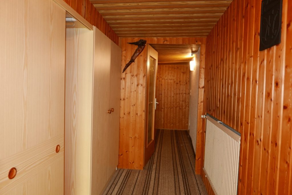 Immobilienangebot - Freudenstadt - Alle - Viel Platz auf kleinem Grundstück!
Einfamilienhaus im Zentrum von Freudenstadt in ruhiger Lage.