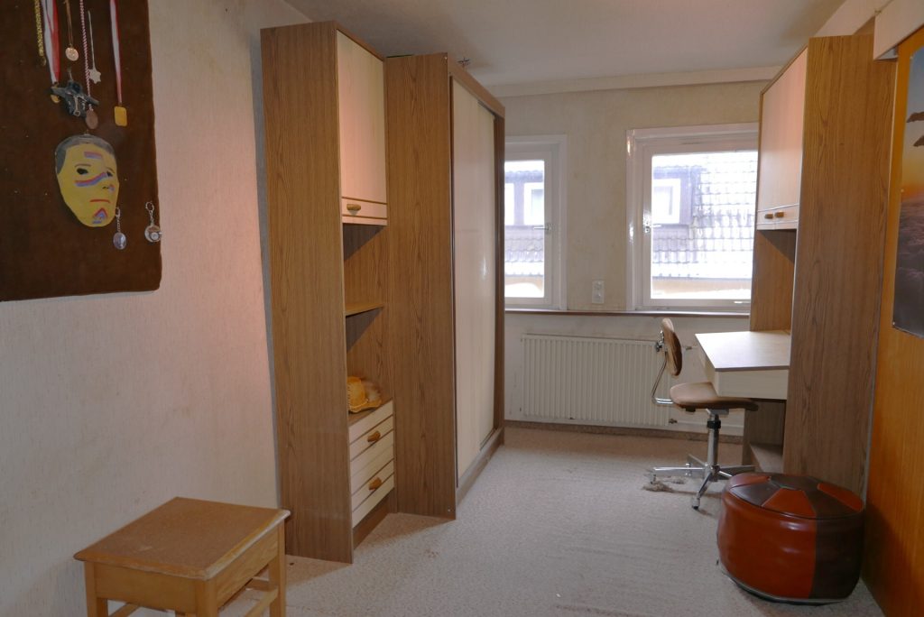 Immobilienangebot - Freudenstadt - Alle - Viel Platz auf kleinem Grundstück!
Einfamilienhaus im Zentrum von Freudenstadt in ruhiger Lage.
