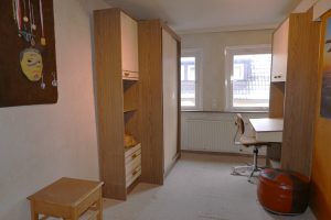Immobilienangebot - Freudenstadt - Alle - Viel Platz auf kleinem Grundstück!
Einfamilienhaus im Zentrum von Freudenstadt in ruhiger Lage.