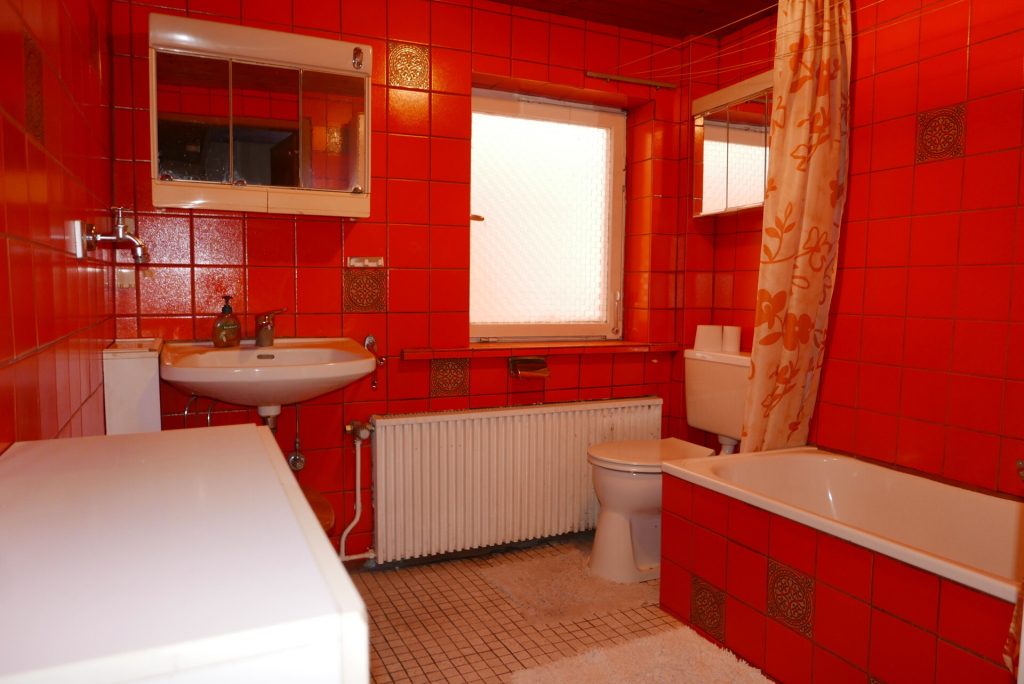 Immobilienangebot - Freudenstadt - Alle - Viel Platz auf kleinem Grundstück!
Einfamilienhaus im Zentrum von Freudenstadt in ruhiger Lage.