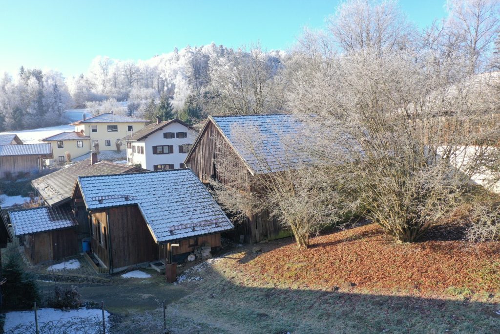 Immobilienangebot - Konzell / Gossersdorf - Alle - Denkmalgeschütztes Bauernhaus mit Scheune u.v.m in Konzell (OT Gossersdorf)