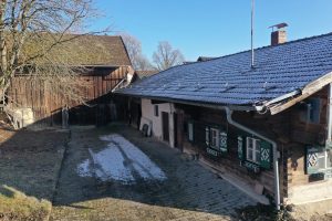 Immobilienangebot - Konzell / Gossersdorf - Alle - Denkmalgeschütztes Bauernhaus mit Scheune u.v.m in Konzell (OT Gossersdorf)