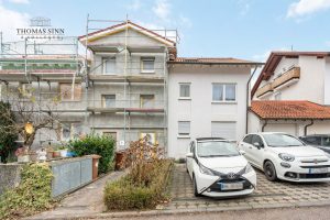 Immobilienangebot - Neckarsulm / Amorbach - Alle - GEPFLEGTE 5 ZIMMER MAISONETTE WOHNUNG IM 1. OG/DG EINER ZWEIFAMILIEN-DOPPELHAUSHÄLFTE - SOFORT FREI