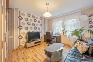 Immobilienangebot - Neckarsulm / Amorbach - Alle - GEPFLEGTE 5 ZIMMER MAISONETTE WOHNUNG IM 1. OG/DG EINER ZWEIFAMILIEN-DOPPELHAUSHÄLFTE - SOFORT FREI
