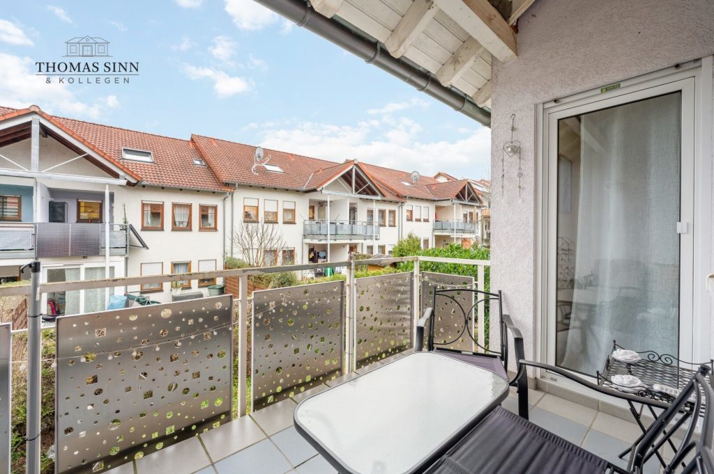 Immobilienangebot - Neckarsulm / Amorbach - Alle - GEPFLEGTE 5 ZIMMER MAISONETTE WOHNUNG IM 1. OG/DG EINER ZWEIFAMILIEN-DOPPELHAUSHÄLFTE - SOFORT FREI