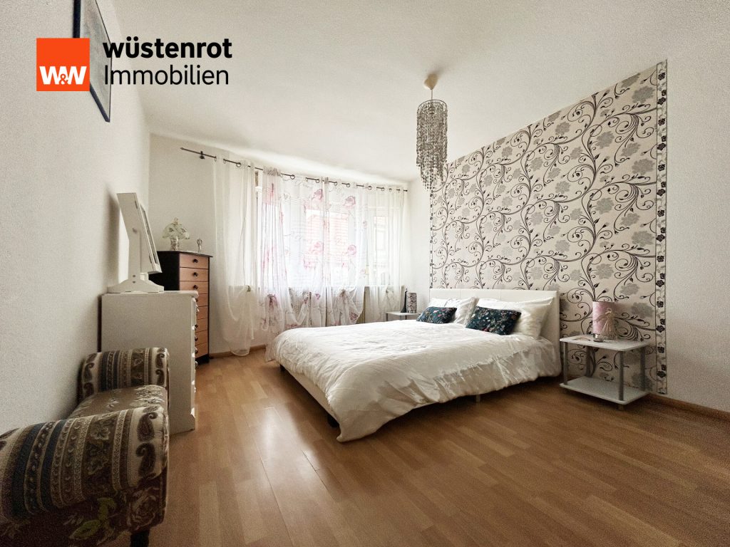 Immobilienangebot - Villingen-Schwenningen in Schwenningen - Alle - Miete war gestern - jetzt ins Eigenheim.
4 elegante Zimmer auf 83 m². Großzügig
wohnen auf 2 Ebenen.