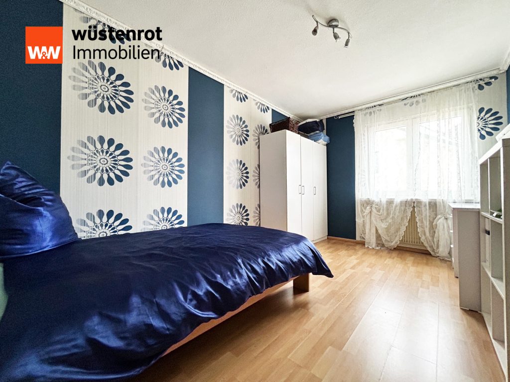 Immobilienangebot - Villingen-Schwenningen in Schwenningen - Alle - Miete war gestern - jetzt ins Eigenheim.
4 elegante Zimmer auf 83 m². Großzügig
wohnen auf 2 Ebenen.