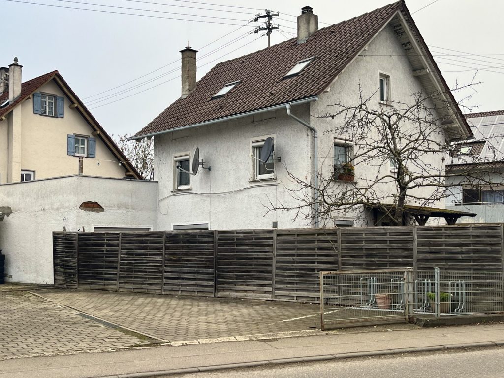 Immobilienangebot - Hohentengen - Alle - 2-Familienhaus mit Potenzial in zentraler Lage – Ideal für Kapitalanleger oder Handwerker