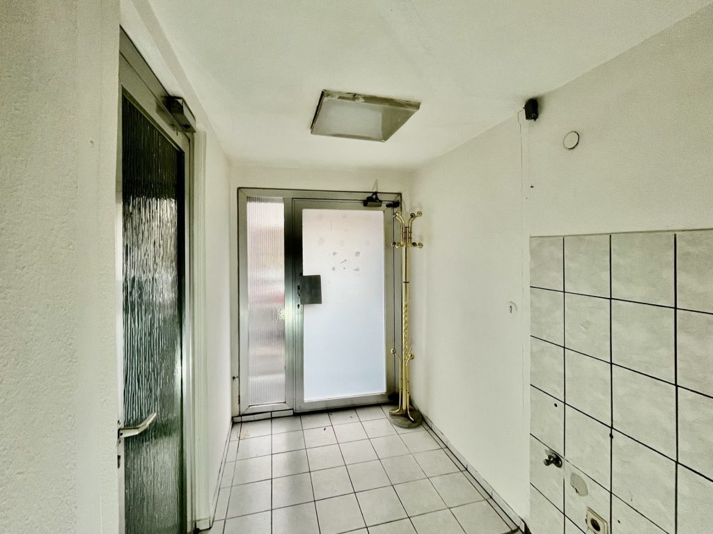Immobilienangebot - Hohentengen - Alle - 2-Familienhaus mit Potenzial in zentraler Lage – Ideal für Kapitalanleger oder Handwerker