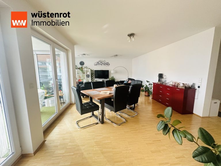 Immobilienangebot - Stuttgart / Bad Cannstatt - Alle - Exklusive 5-Zimmer-Wohnung mit Balkon, 2 Bädern, Lift und zentraler Lage nähe Kurpark, Bj. 2012