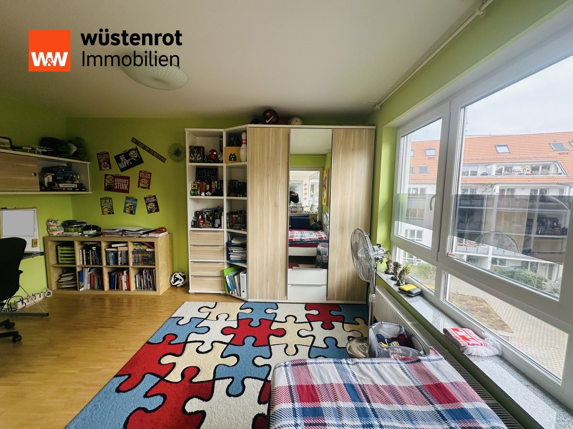 Immobilienangebot - Stuttgart / Bad Cannstatt - Alle - Exklusive 5-Zimmer-Wohnung mit Balkon, 2 Bädern, Lift und zentraler Lage nähe Kurpark, Bj. 2012