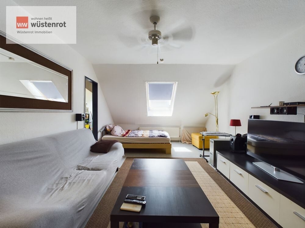Immobilienangebot - Hannover - Alle - Investieren oder Einziehen? - Dachgeschosswohnung mit Parkplatz