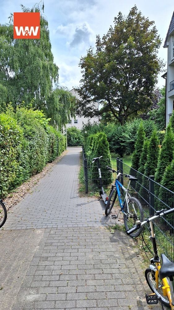 Immobilienangebot - Hannover - Alle - Investieren oder Einziehen? - Dachgeschosswohnung mit Parkplatz