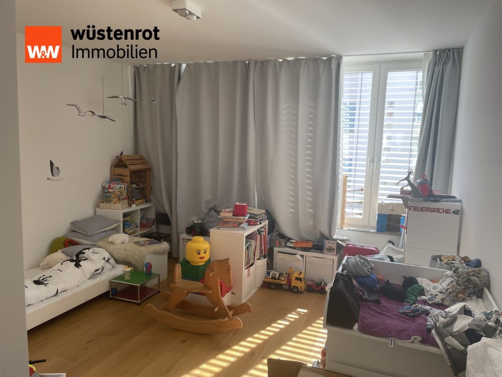 Immobilienangebot - Stuttgart Stuttgart-West - Alle - Exklusives City-Leben in S-West: Elegante 160 m² Wohnung mit Balkon, Aufzug und Tiefgarage, Bj.2015