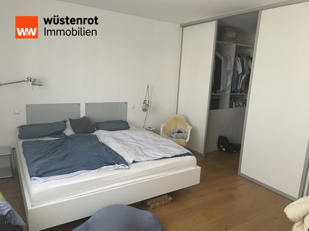 Immobilienangebot - Stuttgart Stuttgart-West - Alle - Exklusives City-Leben in S-West: Elegante 160 m² Wohnung mit Balkon, Aufzug und Tiefgarage, Bj.2015