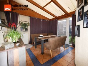 Immobilienangebot - Duisburg / Beeck - Alle - 3,5 - 4,5 Zimmer Wohnung im 1.OG - mit Dachterrasse, Wintergarten und Einbauküche!!!
