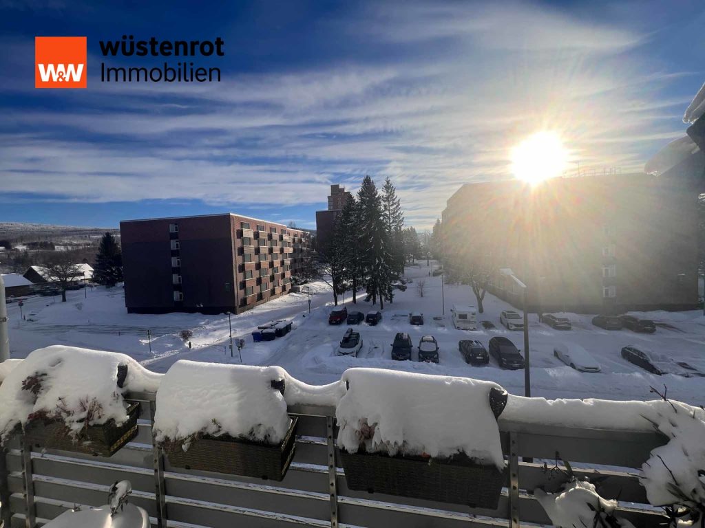 Immobilienangebot - Altenau - Alle - Schickes Dachgeschoß mit 57m² Südseite Balkon und Keller