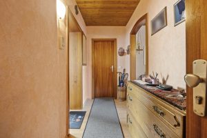 Immobilienangebot - Hürth - Alle - Immobilie mit schön angelegtem Garten und gut aufgeteilten Räumlichkeiten mit der Möglichkeit zum Mehrgenerationenwohnen.