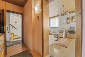 Immobilienangebot - Hürth - Alle - Immobilie mit schön angelegtem Garten und gut aufgeteilten Räumlichkeiten mit der Möglichkeit zum Mehrgenerationenwohnen.