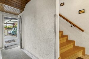 Immobilienangebot - Hürth - Alle - Immobilie mit schön angelegtem Garten und gut aufgeteilten Räumlichkeiten mit der Möglichkeit zum Mehrgenerationenwohnen.