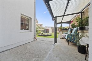 Immobilienangebot - Hürth - Alle - Immobilie mit schön angelegtem Garten und gut aufgeteilten Räumlichkeiten mit der Möglichkeit zum Mehrgenerationenwohnen.