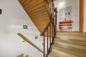 Immobilienangebot - Hürth - Alle - Immobilie mit schön angelegtem Garten und gut aufgeteilten Räumlichkeiten mit der Möglichkeit zum Mehrgenerationenwohnen.
