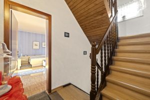 Immobilienangebot - Hürth - Alle - Immobilie mit schön angelegtem Garten und gut aufgeteilten Räumlichkeiten mit der Möglichkeit zum Mehrgenerationenwohnen.